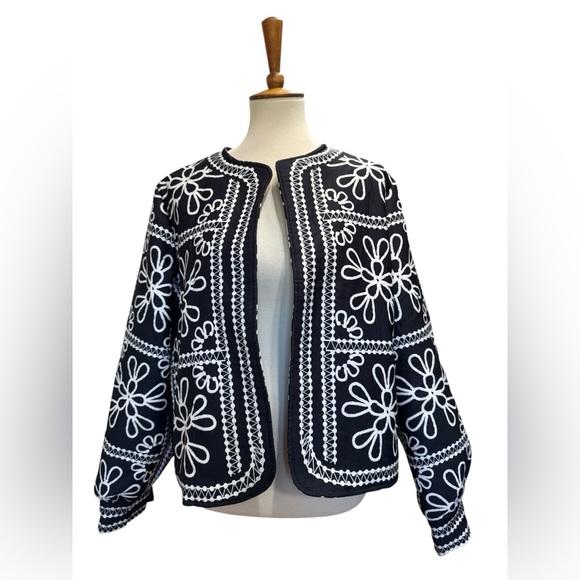 Black and White Blazer with Folk-Inspired Design - Picture 2 of 5